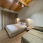 Arial Penthouse 3* Vlorë