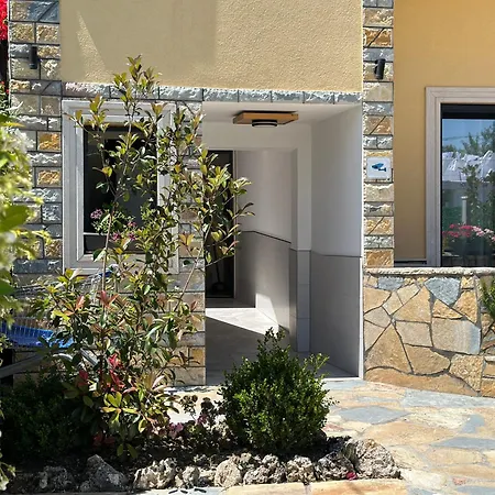 Arial Penthouse Aparthotel Vlorë