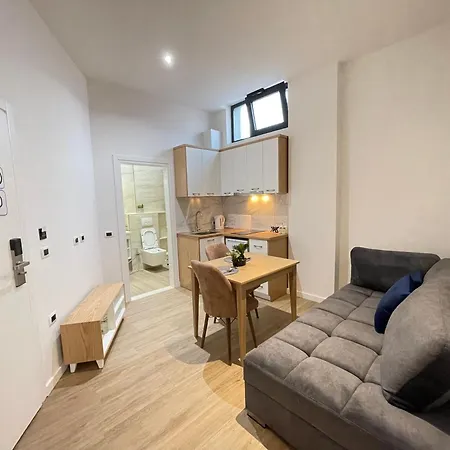 Arial Penthouse Aparthotel Vlorë