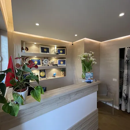 Arial Penthouse 3* Vlorë