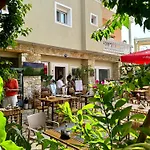 Arial Penthouse 3* Vlorë