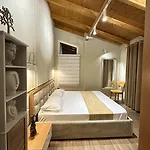 Arial Penthouse 3* Avlonya