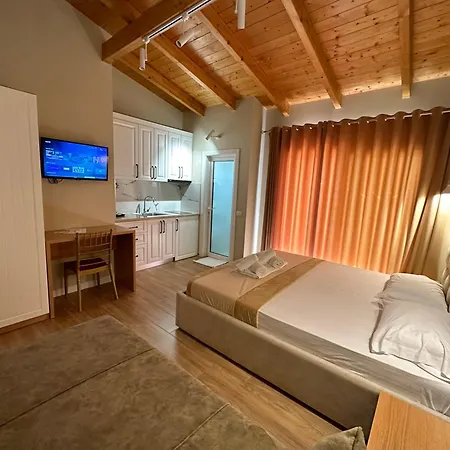 Arial Penthouse 3* Vlorë