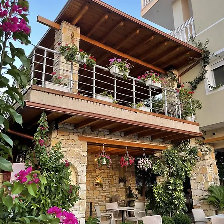 Arial Penthouse 3*