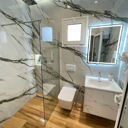 Aparthotel Arial Penthouse Vlorë