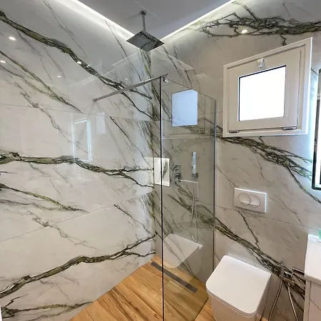 Arial Penthouse Aparthotel Vlorë