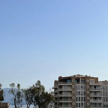 Arial Penthouse 3* Vlorë