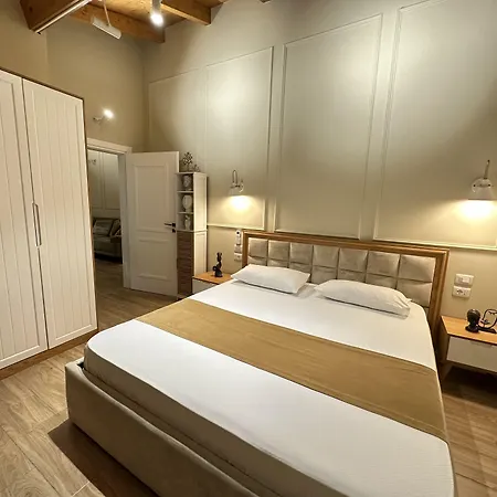 Arial Penthouse 3* Vlorë