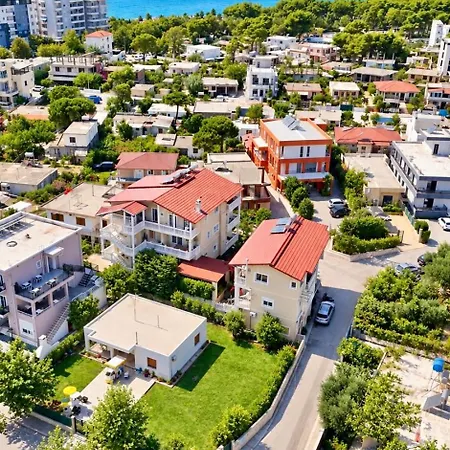Arial Penthouse 3* Vlorë