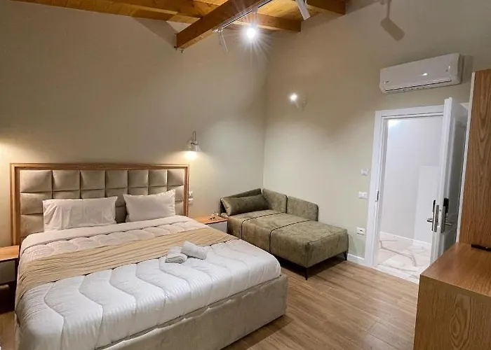 Arial Penthouse 3* Vlorë