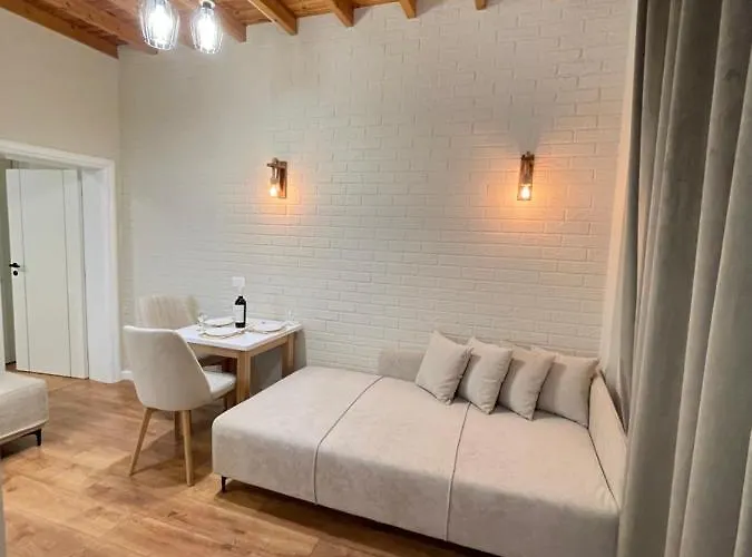 Arial Penthouse 3* Vlore